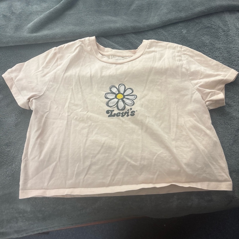 Levi's Light Pink Tee with Daisy Graphic